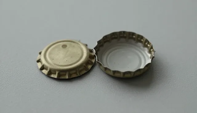 瓶盖设计：酒盒印刷产品适配的关键分析